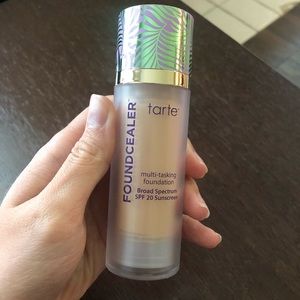 Tarte Foundcealer
